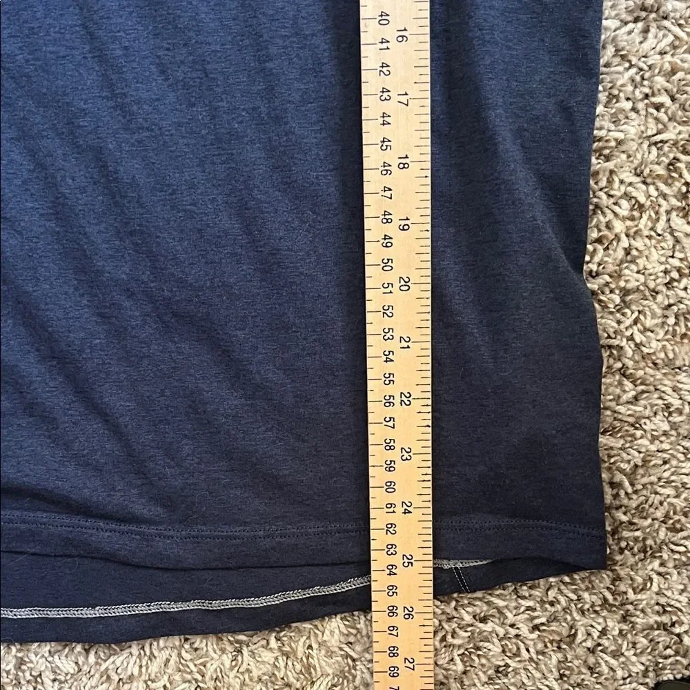 Like New! The North Face Flashdry Hooded Long Sleeve Pullover in M